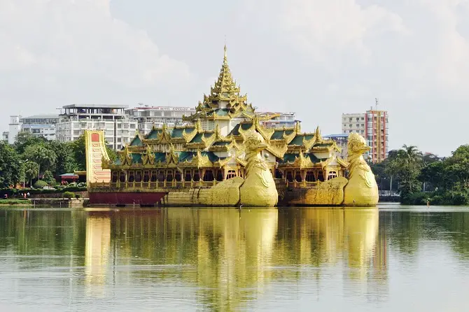 Karaweik Palace Yangon