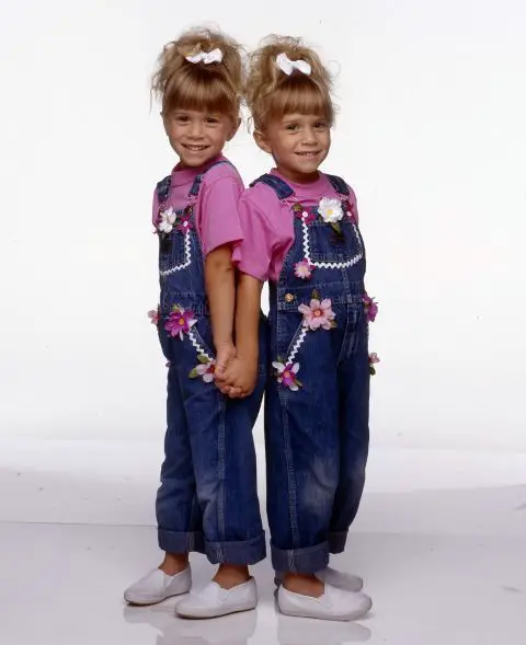 Mary-Kate and Ashley Olsen matching bobs