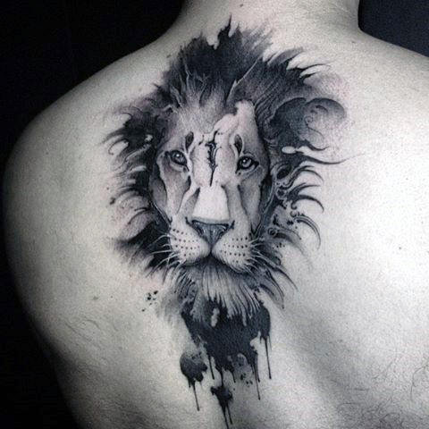 watercolor-upper-back-lion-spine-tattoo-on-male