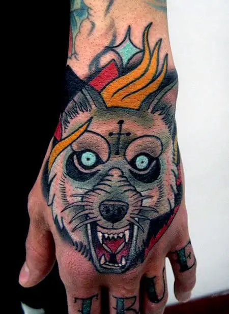 masculine-traditional-wolf-male-hand-tattoo