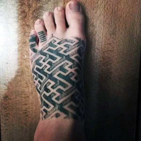 mens-3D-maze-tattoo-on-foot