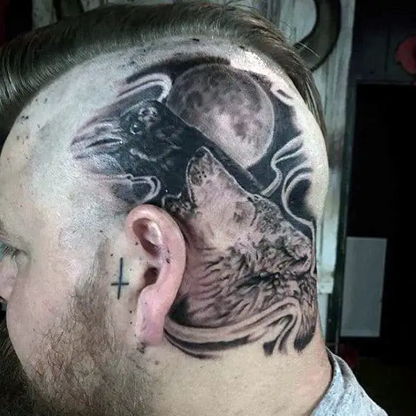 guys-wolf-howling-at-the-moon-head-tattoo