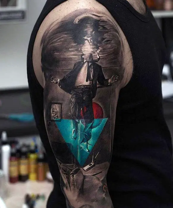 man-floating-in-water-hyper-realistic-guys-half-sleeve-tattoo