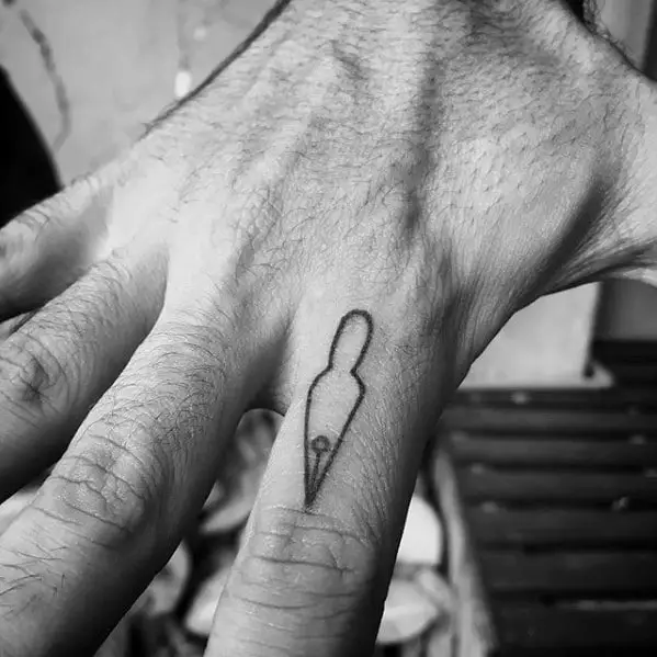 small-pen-tip-mens-unique-finger-tattoo-designs