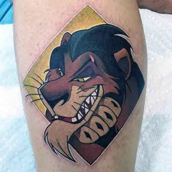 guy-with-cartoon-tattoo-design