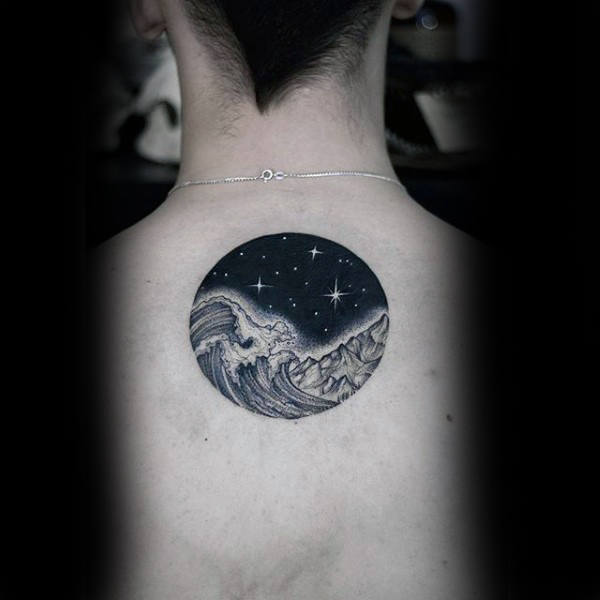 guys-back-night-sky-and-wave-dotwork-tattoo