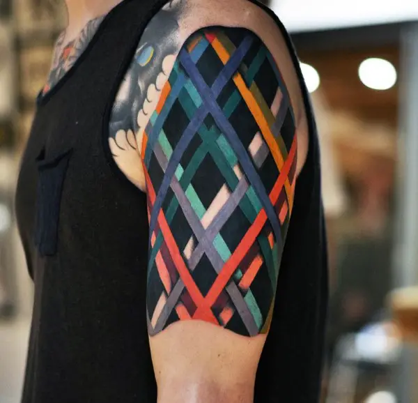 male-colored-criss-cross-lines-quarter-sleeve-tattoo