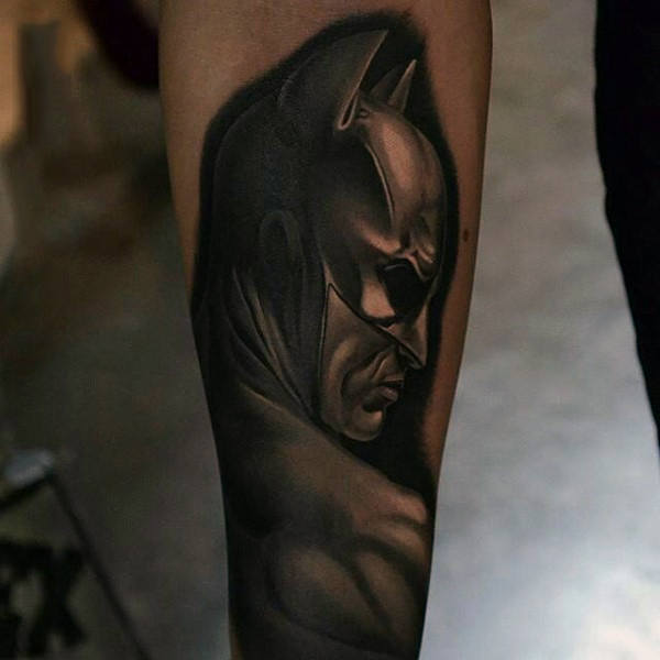 batman-logo-tattoo-on-gentleman