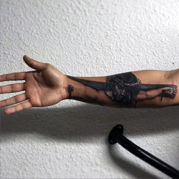 forearm-jesus-on-cross-optical-illusion-male-tattoos