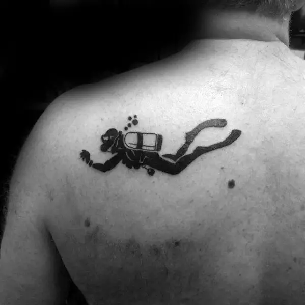 small-simple-mens-upper-back-shoulder-blade-tattoo-with-diver-design