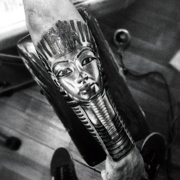 mens-forearm-sleeve-tattoo-of-king-tut