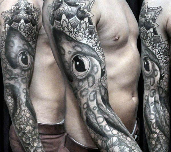 amazingly-realistic-squid-tattoo-sleeve-for-men