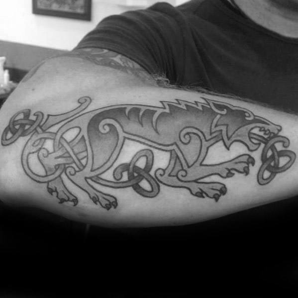 masculine-celtic-wolf-tattoos-for-men