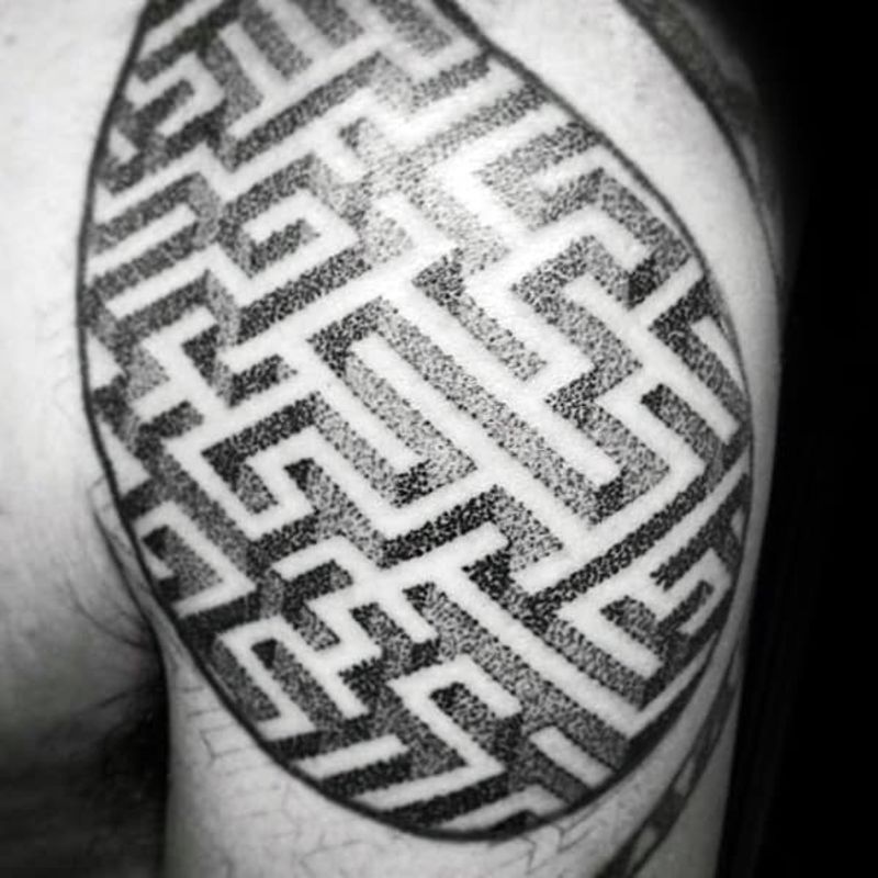creative-3d-dotwork-maze-shoulder-tattoos-for-men