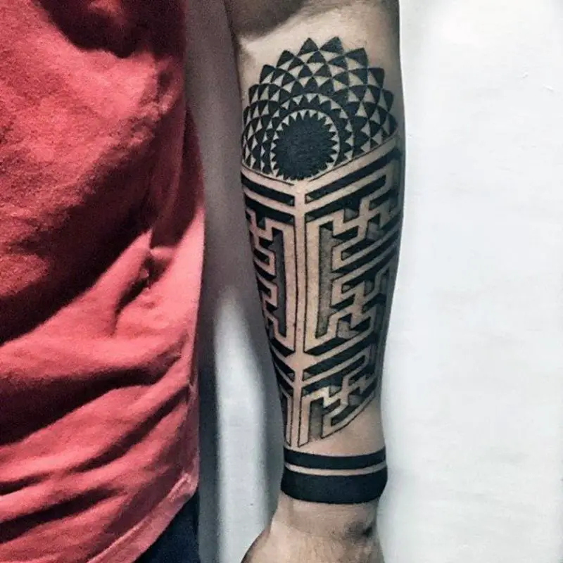 forearm-maze-tattoo-design-on-man