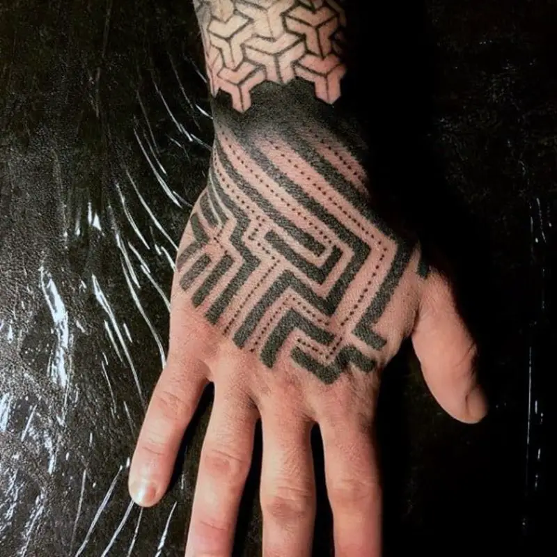 gentlemens-hand-maze-tattoo-ideas