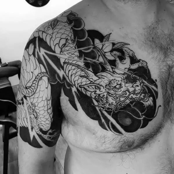 japanese-male-shoulder-tattoo-with-dragon-design