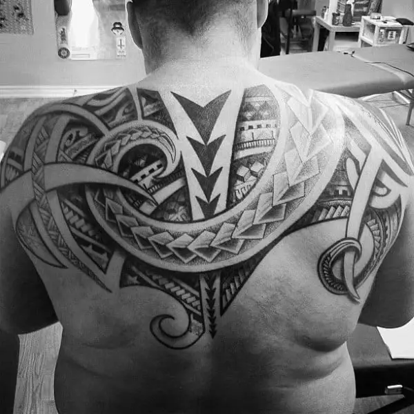 mens-upper-back-tattoo-polynesian-tribal-design-ideas