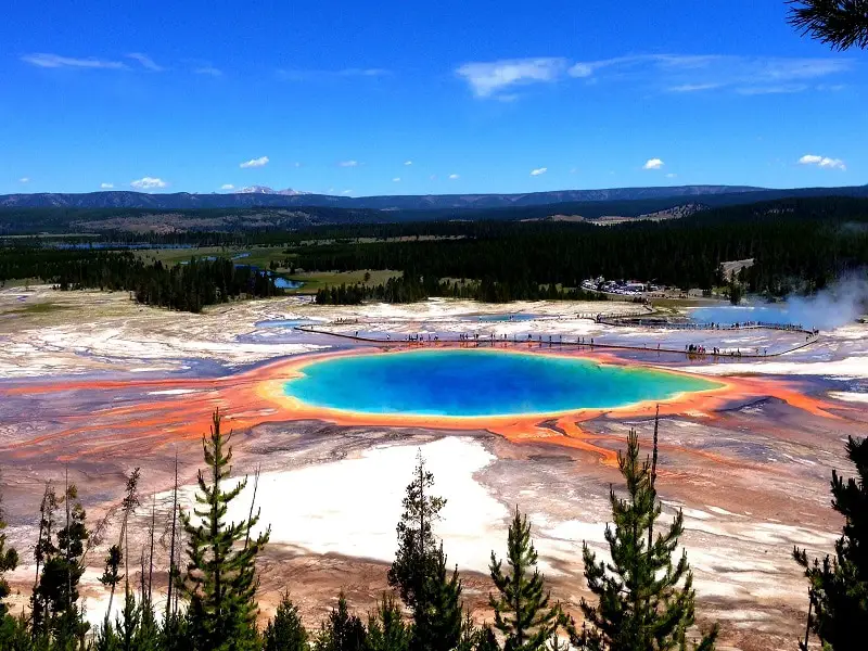 grand-prismatic-yellowstone-national-park-wyoming