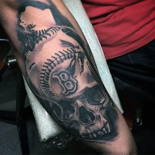 half-sleeve-man-with-baseball-players-with-tattoos