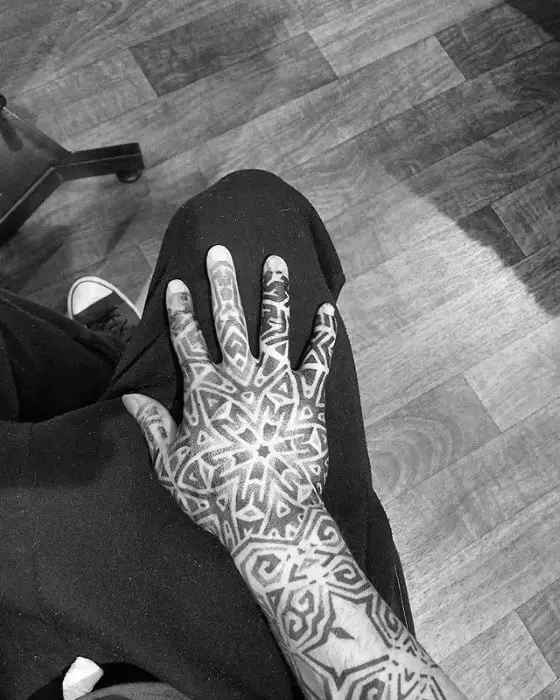 incredible-geometric-hand-tattoos-for-men