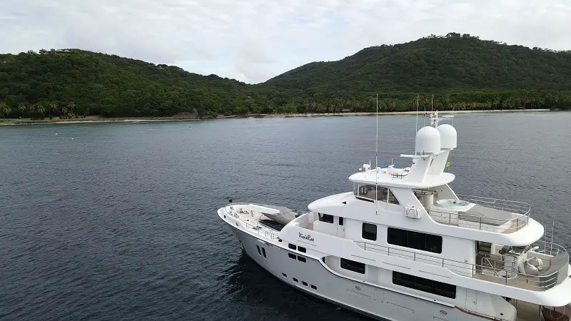 Charter Explorer Yacht