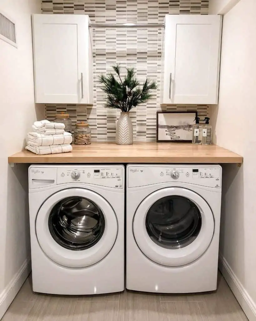 hanging-laundry-room-cabinet-ideas