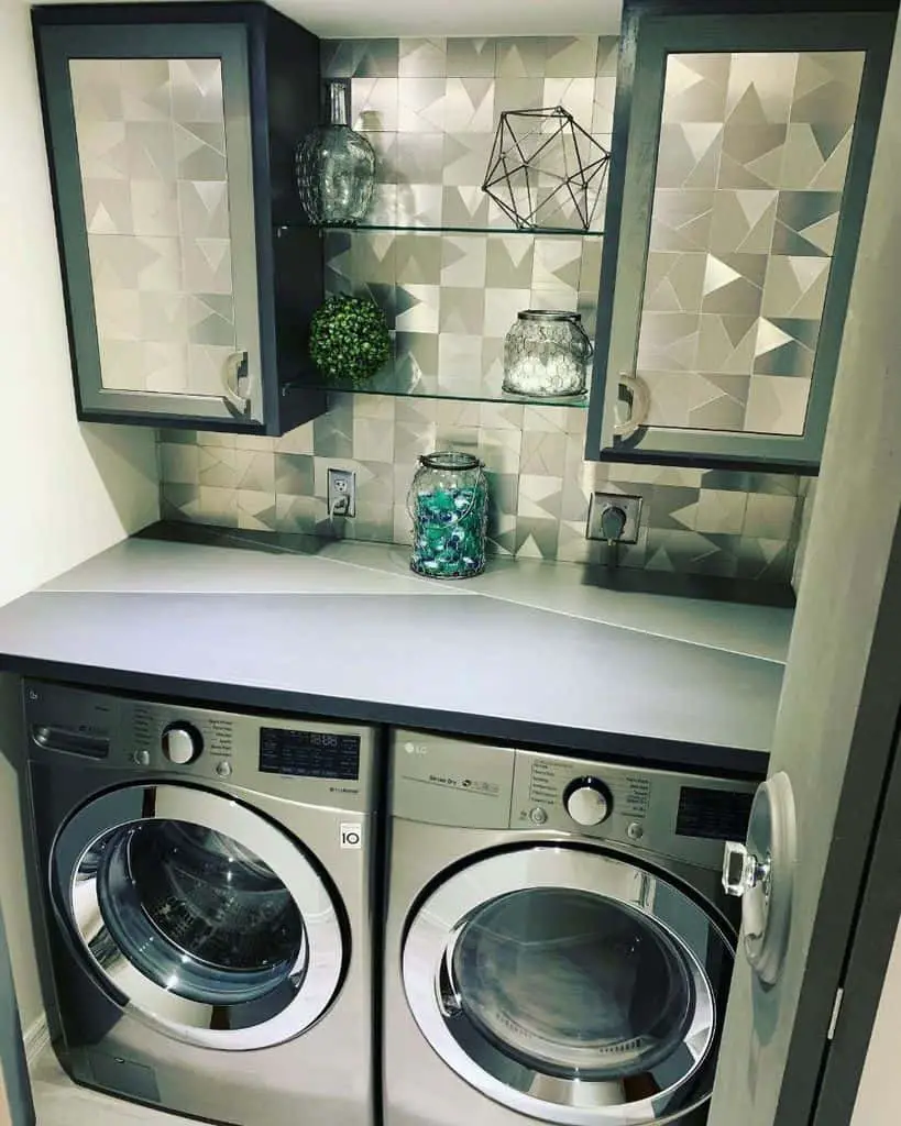 hanging-laundry-room-cabinet-ideas