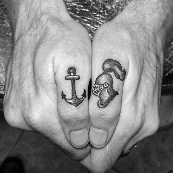 knight-with-anchor-thumb-male-tattoos