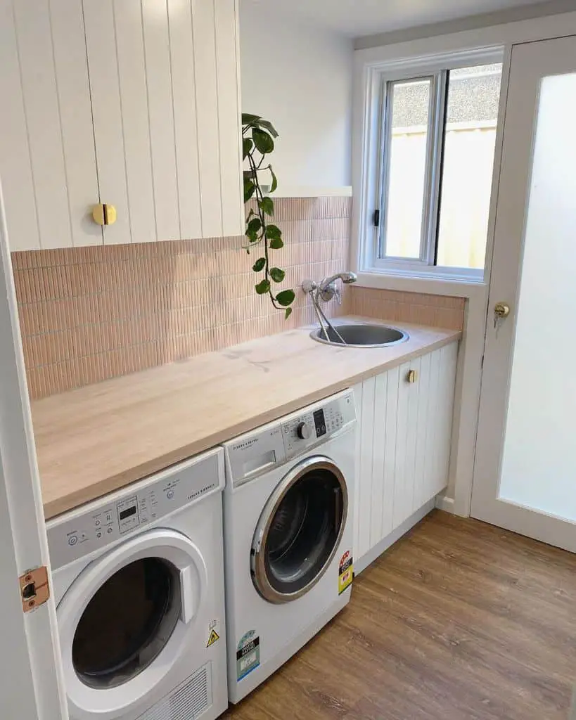 Top 30 Laundry Room Cabinet Design Ideas - Lazy Penguins