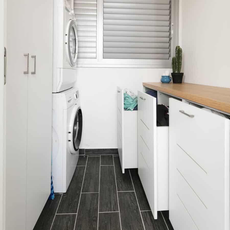 narrow-laundry-room-cabinet-ideas