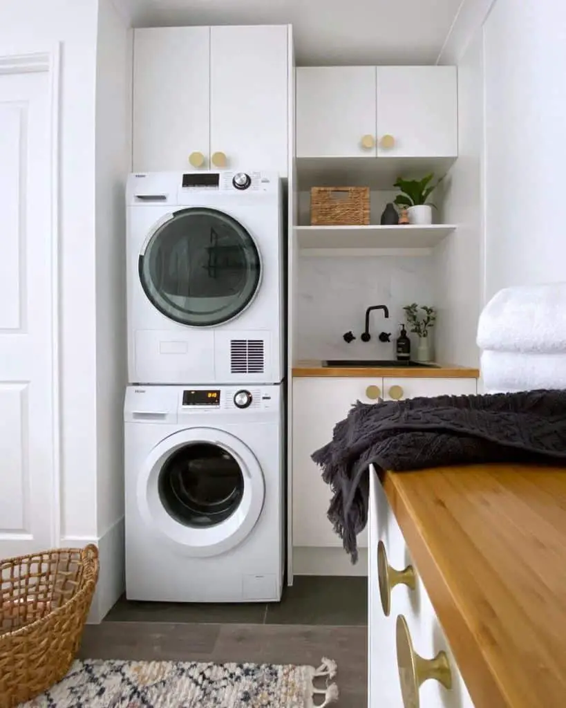 stackable-laundry-room-cabinet-ideas