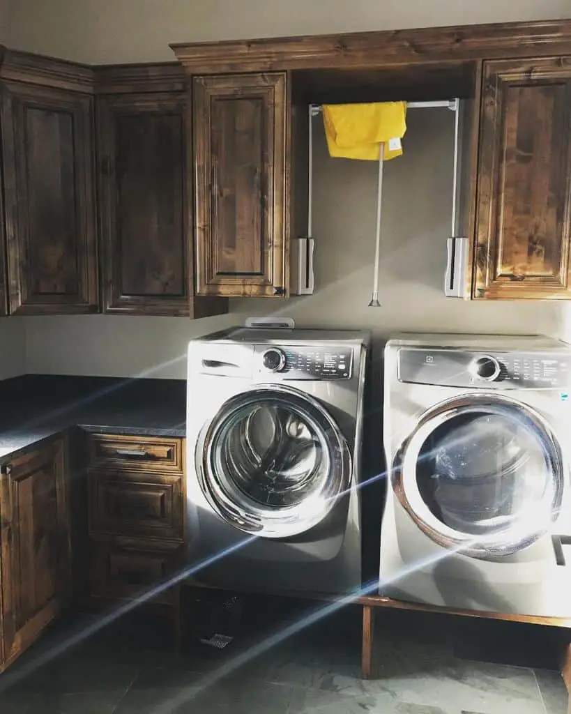 wood-laundry-room-cabinet-ideas