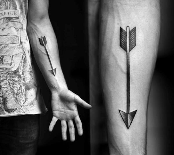 inner-forearm-retro-traditional-small-arrow-mens-tattoo-designs