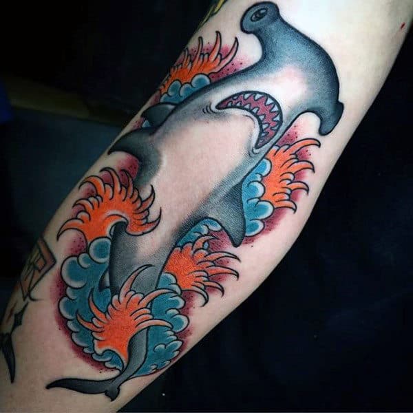 creative-guys-hammerhead-shark-inner-forearm-tattoo-inspiration