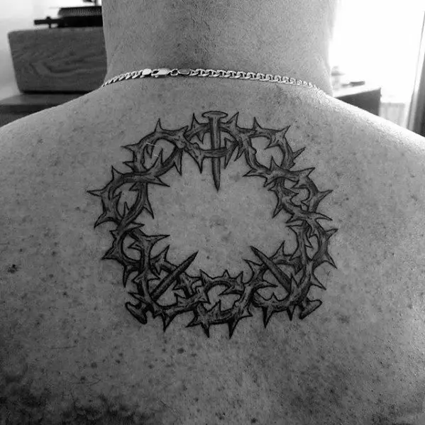 guys-crown-of-thorns-circular-upper-back-tattoos