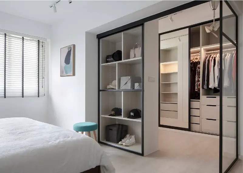 Open plan walk-in wardrobe