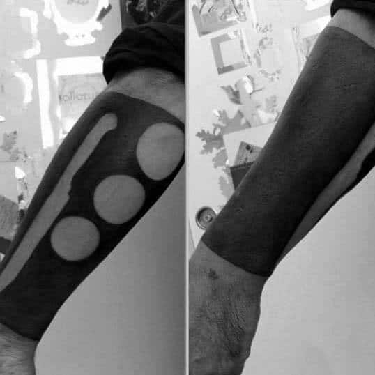 negative-space-sushi-chef-knife-mens-sleeve-tattoo