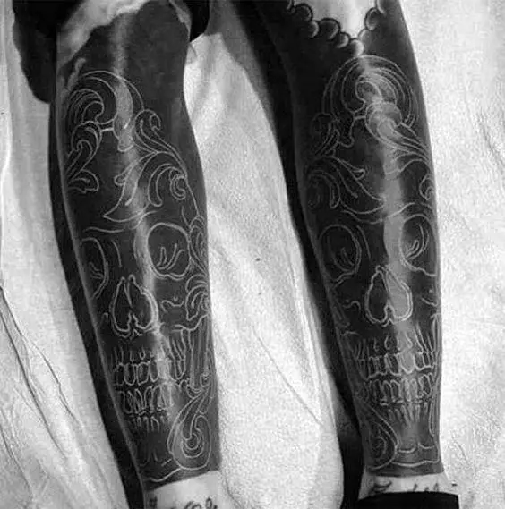 blackwork-mens-white-ink-unique-skull-leg-sleeve-tattoos