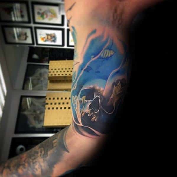 inner-arm-bicep-underwater-unique-skull-mens-watercolor-tattoos