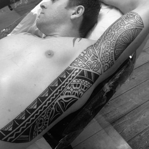black-leafy-geometric-tattoo-on-armpits-for-guys