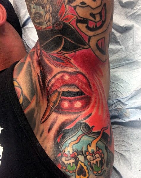 juicy-red-lips-guys-armpit-tattoo-designs