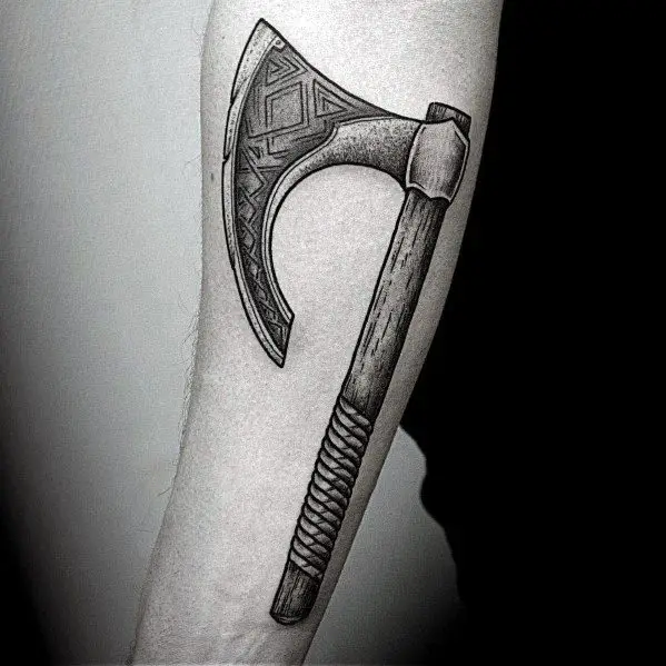 guy-with-hatchet-tattoo