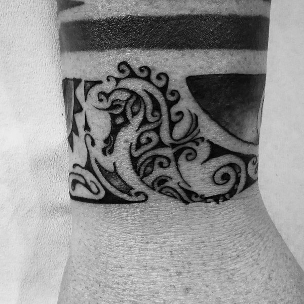 impressive-male-seahorse-tattoo-designs