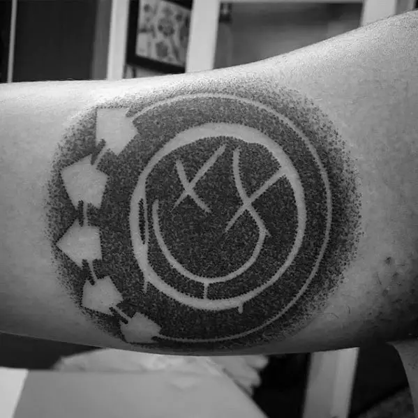 inner-arm-bicep-artistic-male-blink-182-tattoo-ideas