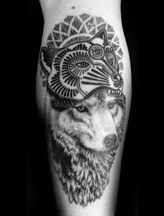 coyote-tattoos-for-gentlemen-on-back-of-leg