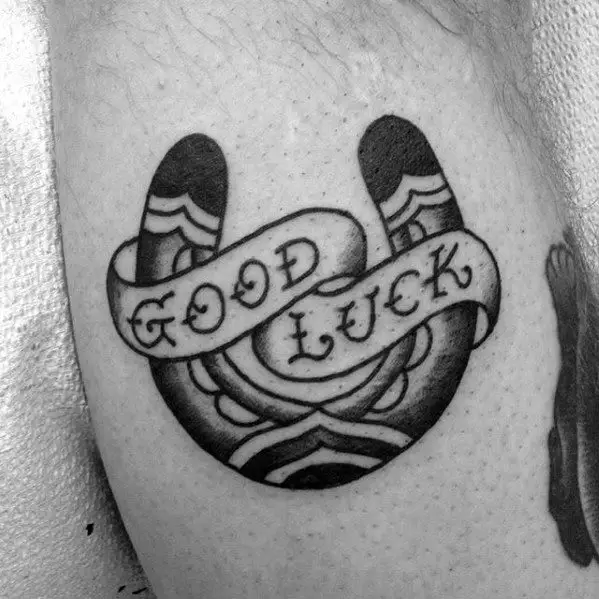 arm-traditional-horseshoe-mens-good-luck-tattoo-designs