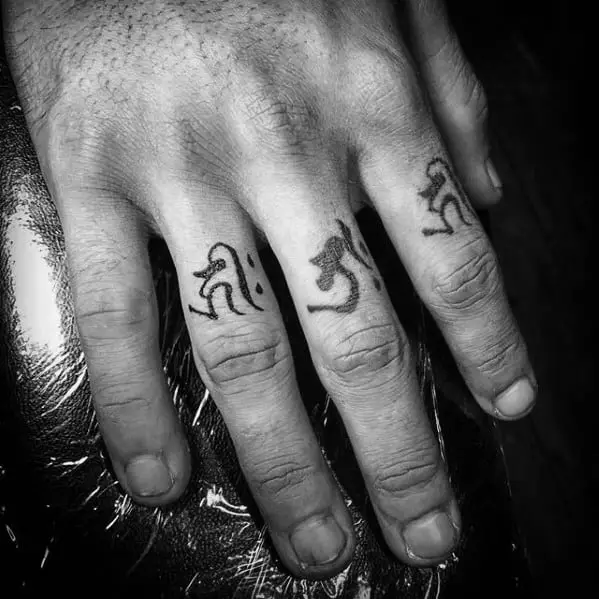 fingers-sanskrit-guys-tattoo-ideas