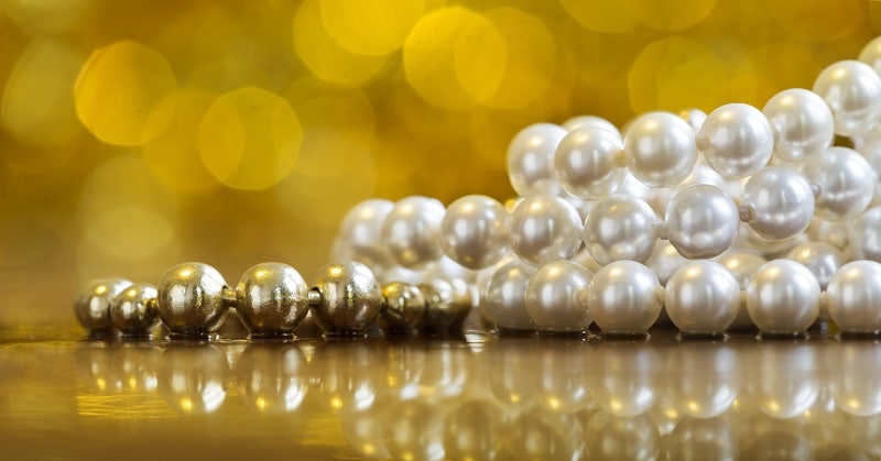 Pearls jewelry banner