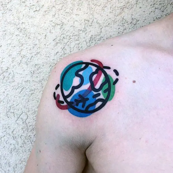 small-globe-mens-colorful-shoulder-tattoo-ideas